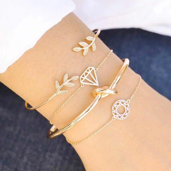 Wholesale Women's Ins Style Alloy Bracelet With Heart Shape Geometric Letters Numbers Text Pattern Electroplated