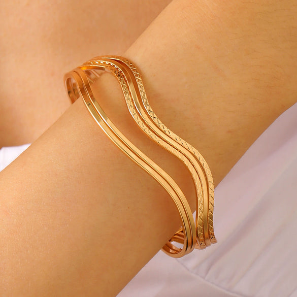 Wholesale Women's Ins Style Alloy Bracelet With Heart Shape Geometric Letters Numbers Text Pattern Electroplated