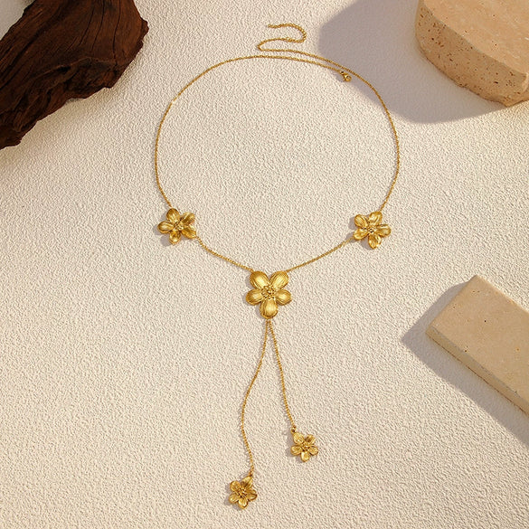 Wholesale Women's Ins Style Floral Stainless Steel Necklace With 18K Gold Electroplating