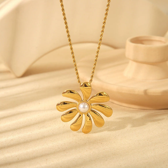 Wholesale Women's Ins Style Flower Pattern Stainless Steel 18K Gold Plated Earrings And Necklace Set