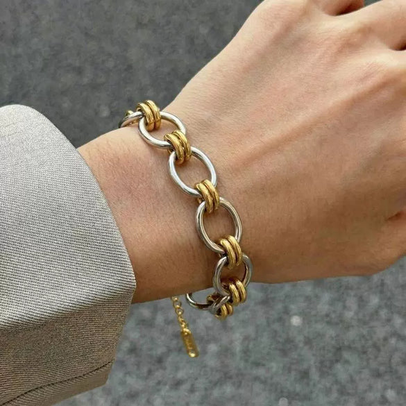 Wholesale Women's Ins Style Geometric Stainless Steel Oval Chain Bracelet With 18K Gold Vacuum Plating