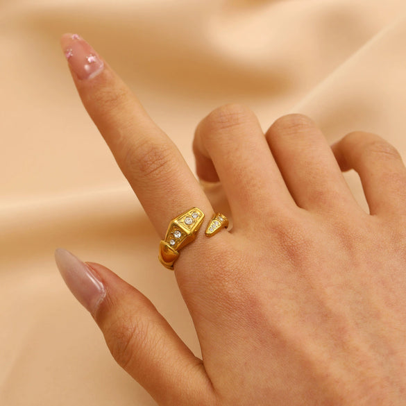 Wholesale Women's Ins Style Minimalist Heart Shape Electroplated Stainless Steel Openended Diamondencrusted Hollow Ring