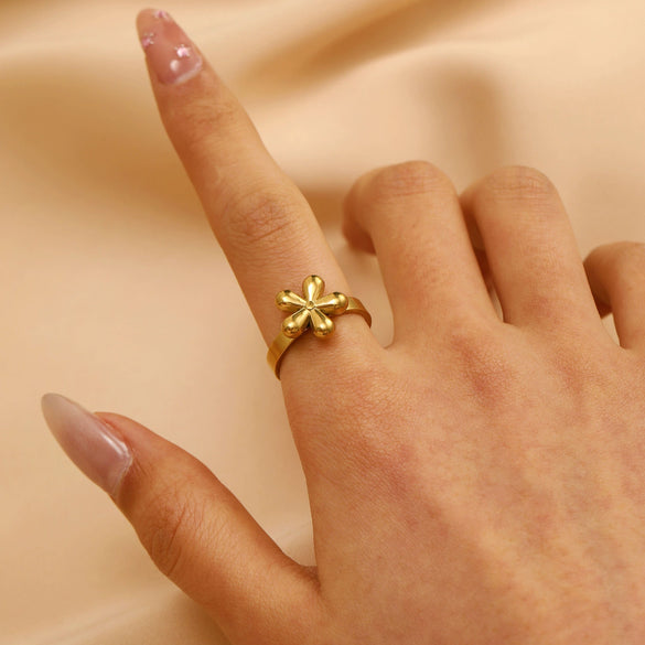 Wholesale Women's Ins Style Minimalist Heart Shape Electroplated Stainless Steel Openended Diamondencrusted Hollow Ring