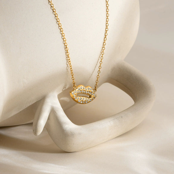 Wholesale Women's Ins Style Stainless Steel Electroplated Lip Pendant Necklace