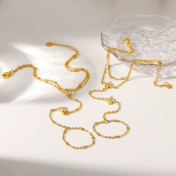 Wholesale Women's Ins Style Stainless Steel 18K Gold Plated Heart Shaped Flower Pendant Wrist Chain Jewelry