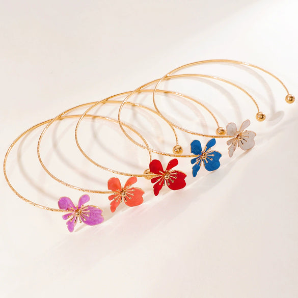 Wholesale Women's Iron And Zinc Alloy Flower Pattern Enamel Choker Necklace With Fresh Light Luxury Design