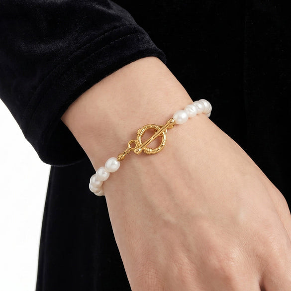 Wholesale Women's Irregular Light Luxury Niche Gentle Stainless Steel Goldplated Natural Freshwater Pearl Necklace And Bracelet Set