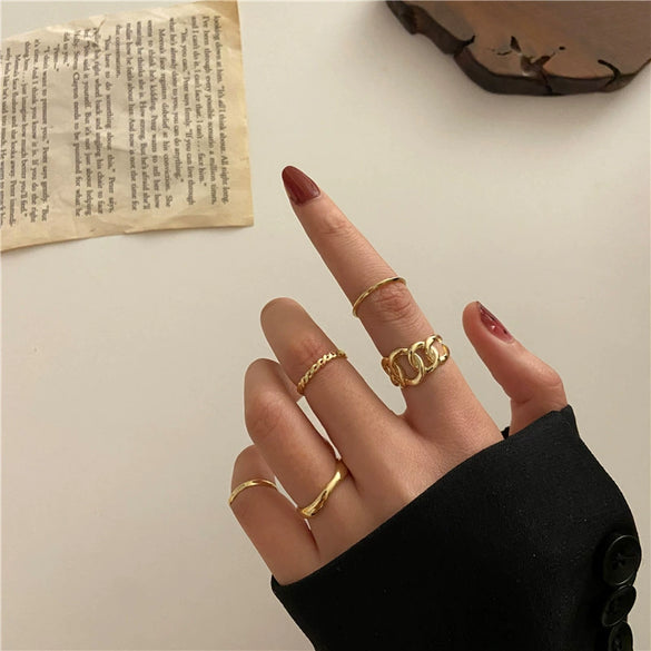 Wholesale Women's Jewelry Alloy Geometric Joint Twisted Circle Vintage Ring 5Piece Set Electroplated