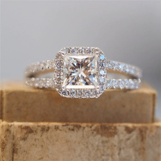 Wholesale Women's Jewelry Copper Wedding Ring Retro Hollow Geometric Micro Inlaid Zircon