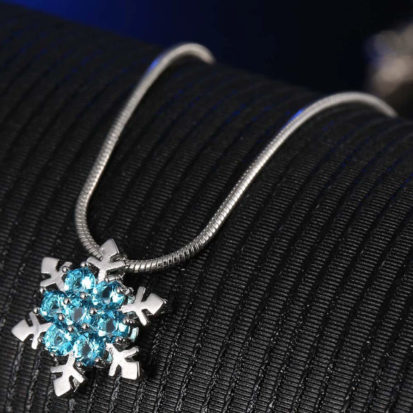 Wholesale Women's Jewelry Creative Snowflake Inlaid Zircon Necklace With Geometric Design And Electroplating Treatment