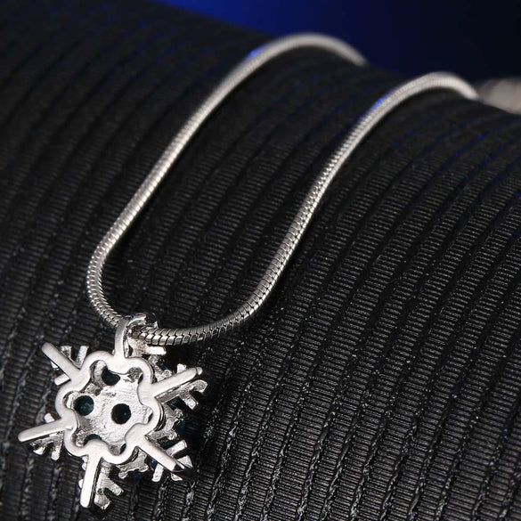 Wholesale Women's Jewelry Creative Snowflake Inlaid Zircon Necklace With Geometric Design And Electroplating Treatment