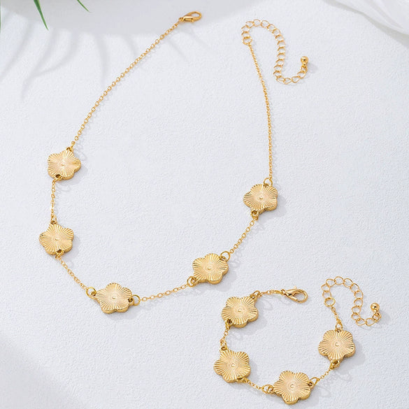 Wholesale Women's Jewelry Geometric Fiveleaf Clover Alloy Electroplated Accessories
