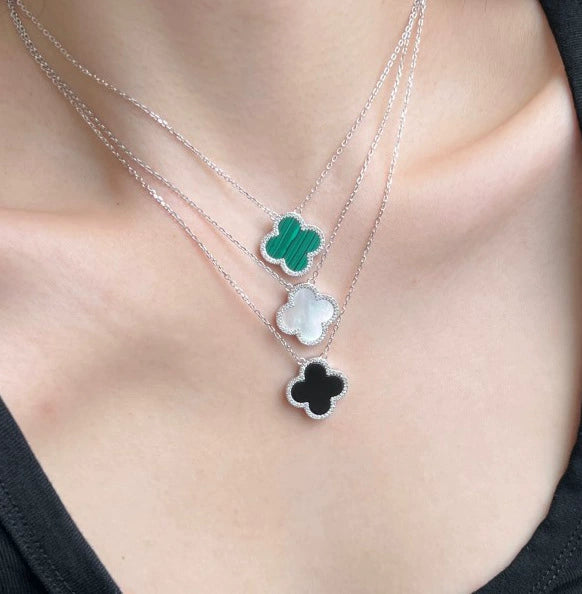 Wholesale Women's Jewelry S925 Sterling Silver Four Leaf Clover Geometric Pendant Necklace With Electroplating
