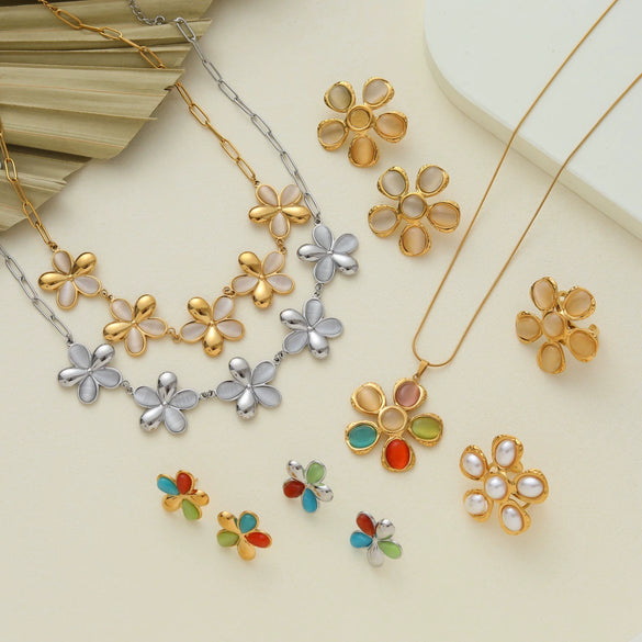 Wholesale Women's Jewelry Set Electroplated Stainless Steel And Titanium Steel Heart Drop Bell Geometric Threedimensional Flower Pendant Clavicle Chain Necklace And Earrings