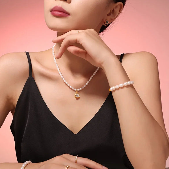 Wholesale Women's Jewelry Set With Angular Pendant Made Of Freshwater Pearl Glass And Titanium Steel Electroplated