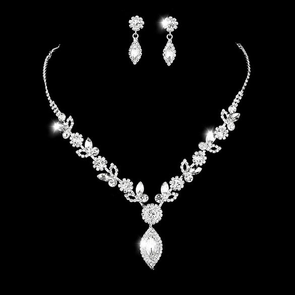 Wholesale Women's Jewelry Set With White Crystal Flower Design Rhinestone Material Love Water Drops Bells Pattern Electroplating Treatment