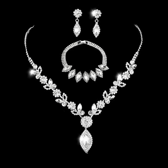 Wholesale Women's Jewelry Set With White Crystal Flower Design Rhinestone Material Love Water Drops Bells Pattern Electroplating Treatment
