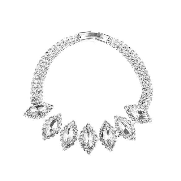 Wholesale Women's Jewelry Set With White Crystal Flower Design Rhinestone Material Love Water Drops Bells Pattern Electroplating Treatment