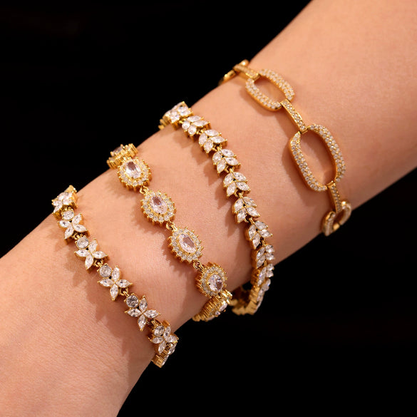 Wholesale Women's Jewelry Stainless Steel Geometric Pattern Fourleaf Flower Full Diamond Bracelet Electroplating
