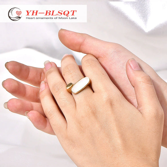 Wholesale Women's Jewelry Stainless Steel Oval White Seashell Ring Plated 18K Gold Geometric Style