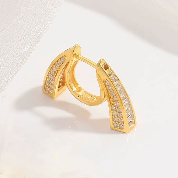 Wholesale Women's Jewelry 925 Sterling Silver Geometric Horn T Square U Shape Zirconia Earrings Light Luxury Style