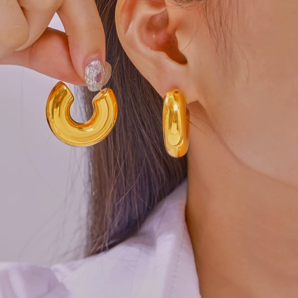 Wholesale Women's Jewelry 316L Stainless Steel Gold Plated Geometric C Earrings Minimalistic Elegant Design