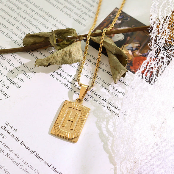 Wholesale Women's Jewelry 316L Stainless Steel Luxury Retro Necklace With Geometric Pattern And Electroplating Treatment