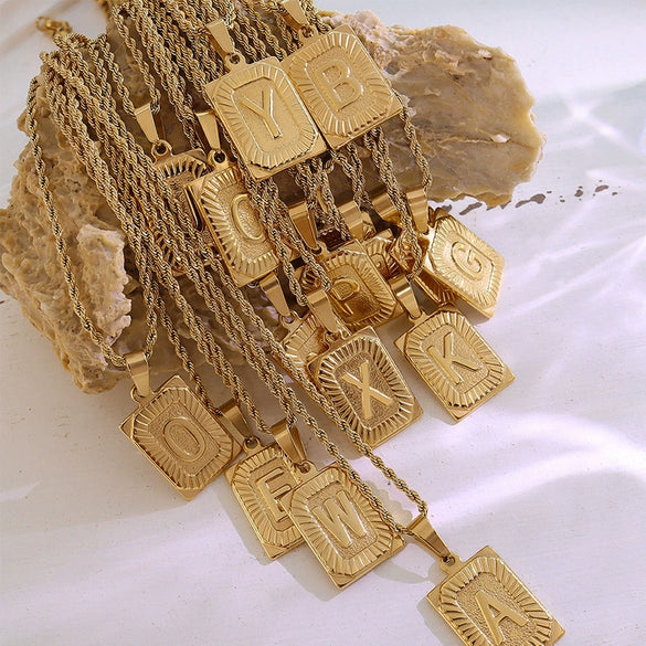 Wholesale Women's Jewelry 316L Stainless Steel Luxury Retro Necklace With Geometric Pattern And Electroplating Treatment