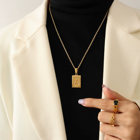 Wholesale Women's Jewelry 316L Stainless Steel Luxury Retro Necklace With Geometric Pattern And Electroplating Treatment