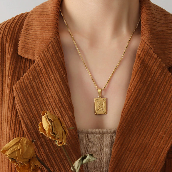 Wholesale Women's Jewelry 316L Stainless Steel Luxury Retro Necklace With Geometric Pattern And Electroplating Treatment