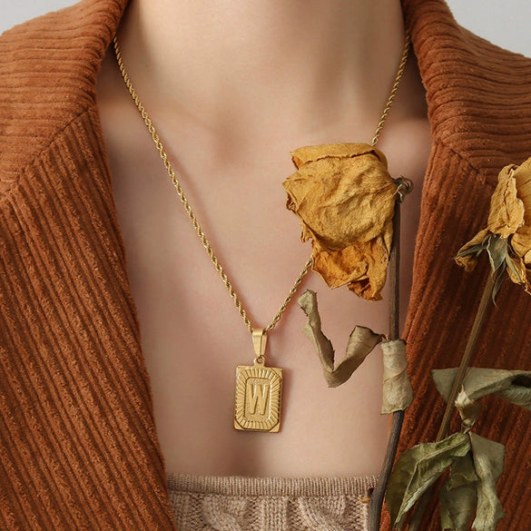 Wholesale Women's Jewelry 316L Stainless Steel Luxury Retro Necklace With Geometric Pattern And Electroplating Treatment