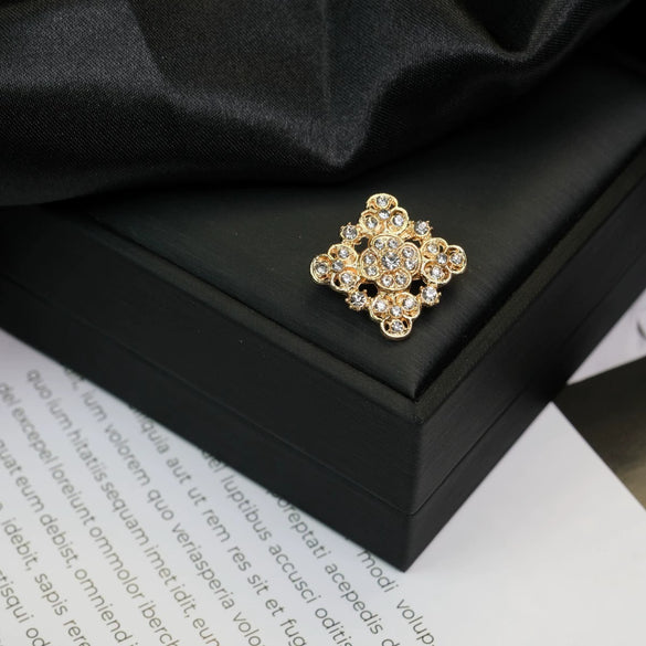 Wholesale Women's Jewelry Zinc Alloy Geometric Flower Rhombus Star Electroplated Antiexposure Brooch For Clothing Accessories
