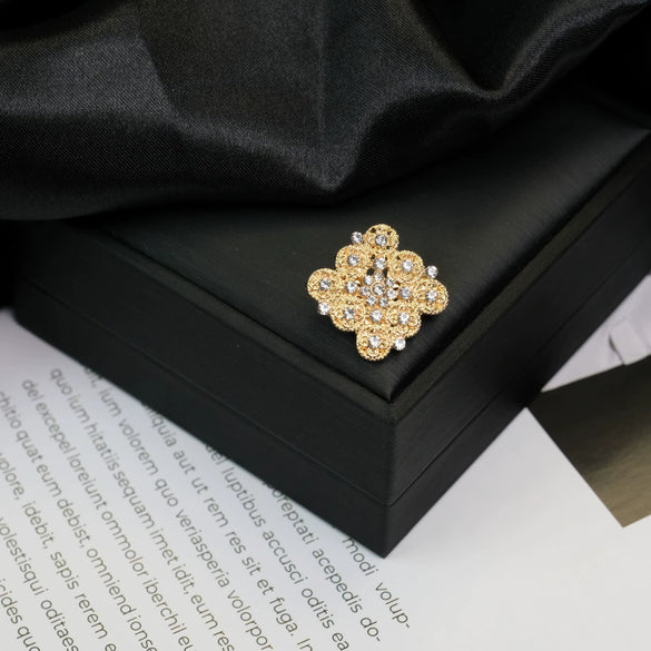 Wholesale Women's Jewelry Zinc Alloy Geometric Flower Rhombus Star Electroplated Antiexposure Brooch For Clothing Accessories