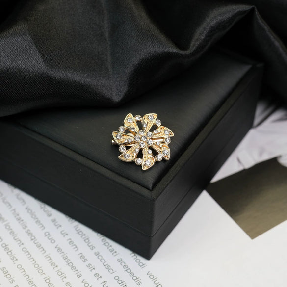 Wholesale Women's Jewelry Zinc Alloy Geometric Flower Rhombus Star Electroplated Antiexposure Brooch For Clothing Accessories