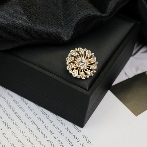 Wholesale Women's Jewelry Zinc Alloy Geometric Flower Rhombus Star Electroplated Antiexposure Brooch For Clothing Accessories