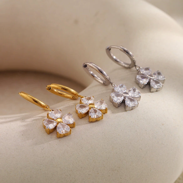 Wholesale Women's 18K Electroplated Stainless Steel Flower Ear Clips Earrings Highend Style