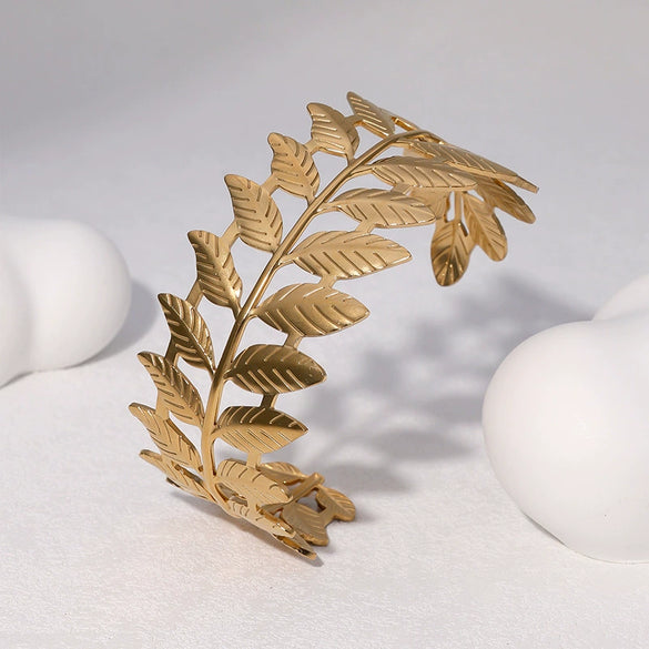 Wholesale Women's 18K Gold Electroplated Stainless Steel Leaf Bracelet Fashionable And Exquisite