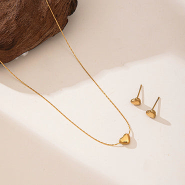 Wholesale Women's 18K Gold Electroplated Titanium Steel Heart Pendant O Word Chain Necklace