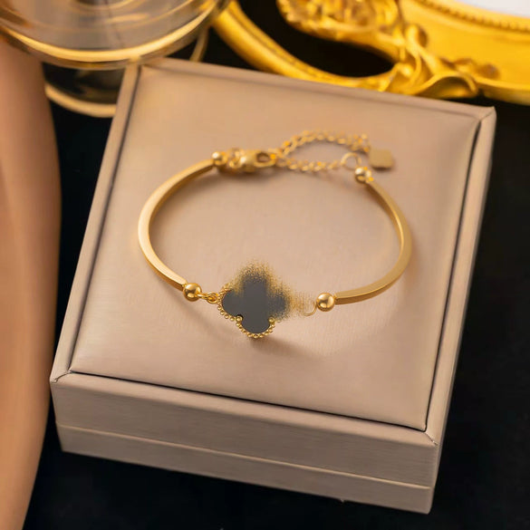 Wholesale Women's 18K Gold Plated Fourleaf Clover Titanium Steel Bracelet With Red Agate And Motherofpearl