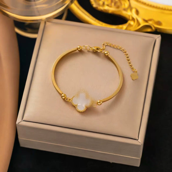 Wholesale Women's 18K Gold Plated Fourleaf Clover Titanium Steel Bracelet With Red Agate And Motherofpearl
