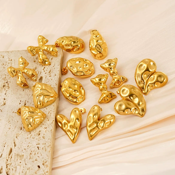 Wholesale Women's 18K Gold Plated Titanium Steel Heart Shape Bow Hammer Pattern Earrings