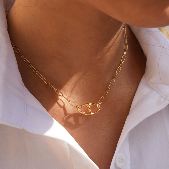 Wholesale Women's 18K Gold Real Gold Plated Geometric Hollow Stainless Steel Pendant Necklace With Cross Chain