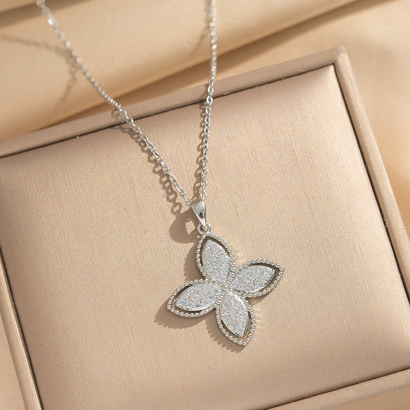 Wholesale Women's 18K Real Gold Plated Copper Pendant Four Leaf Clover Geometric Flower Leaf Necklace With O Word Chain In Light Luxury Style