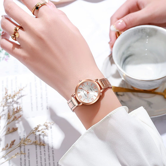 Wholesale Women's Leisure Alloy Case Steel Belt Quartz Watch With Round Dial And Ordinary Glass Mirror