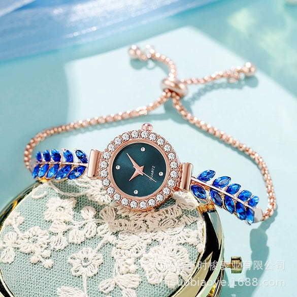 Wholesale Women's Leisure Quartz Watch Alloy Material Round Dial Rhinestone Jewelry