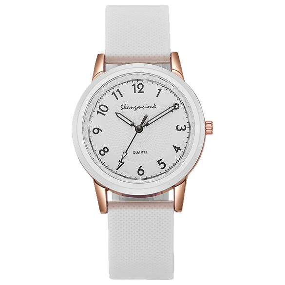 Wholesale Women's Leisure Quartz Watch With Alloy Case And Silicone Strap In Round Shape