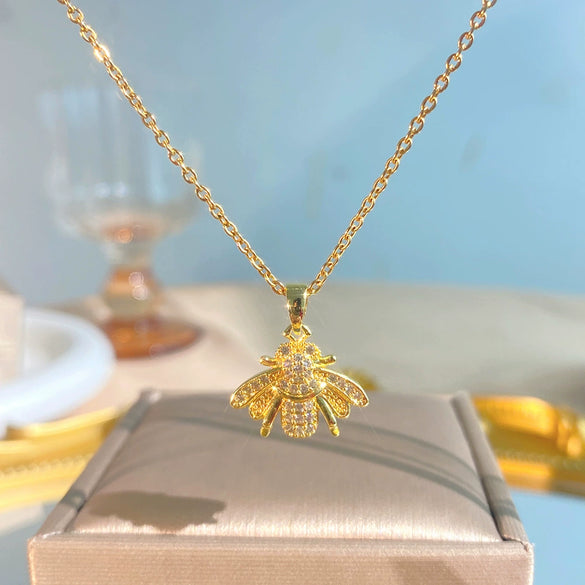 Wholesale Women's Light Luxury Animal Style Titanium Steel Bee Pendant Necklace Inlaid With Zircon