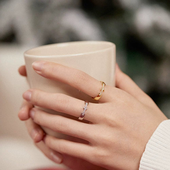 Wholesale Women's Light Luxury Christmas Series 925 Sterling Silver Jewelry With Gingerbread Man Pendant And Cross Chain Electroplated