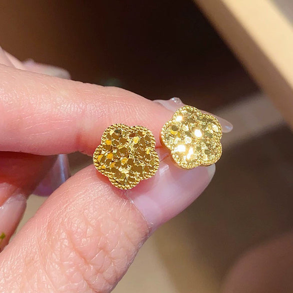 Wholesale Women's Light Luxury Copper Electroplated Flower Shaped Earrings With Silver Needle Sequins