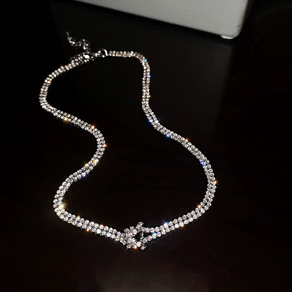 Wholesale Women's Light Luxury Diamond Set Copper And Titanium Steel Flower Pendant Necklace